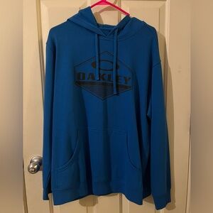 Oakley Men's Hoodie in Vibrant Blue